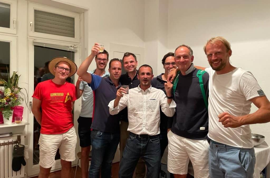 H40 steigen als Meister auf