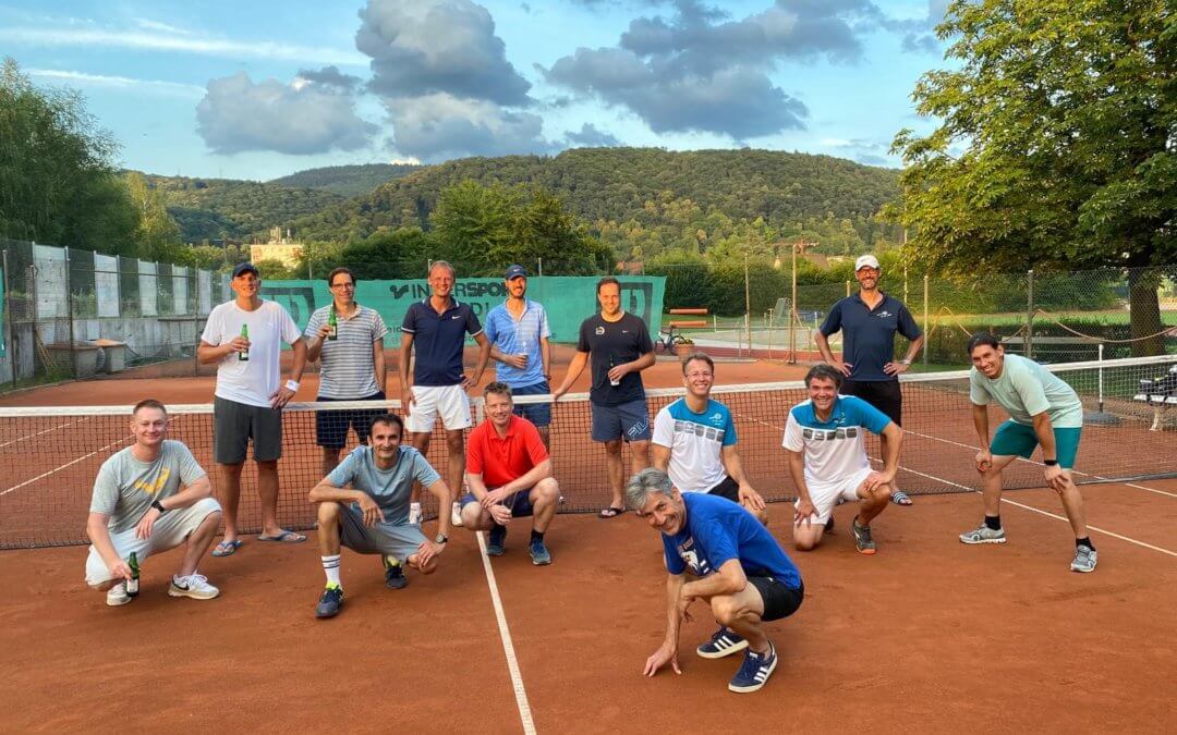 Ananas und Wurscht beim Auftakt der Medenrunde